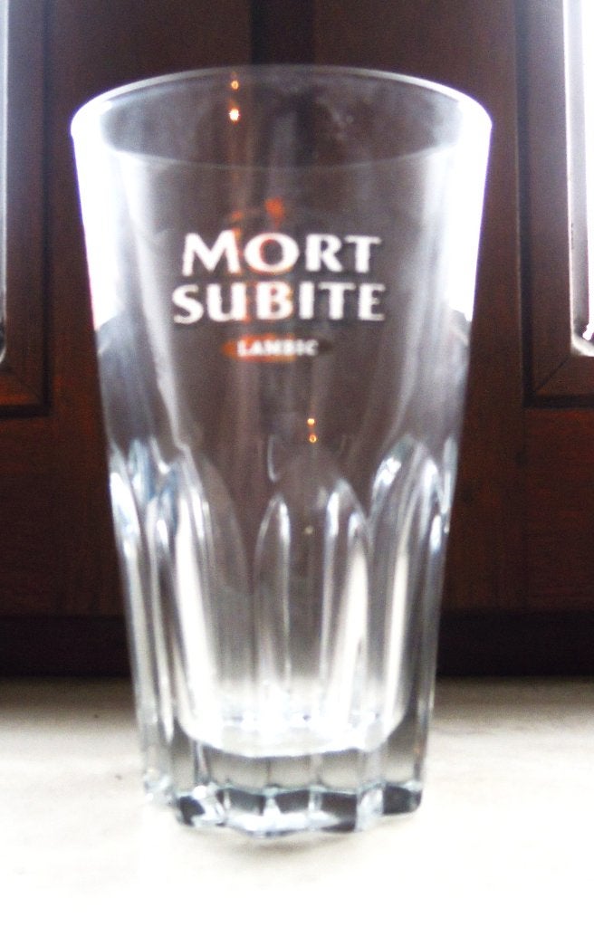 Lot van 18 Mort Subite Lambic glazen, Ophalen of Verzenden, Nieuw, Glas of Glazen