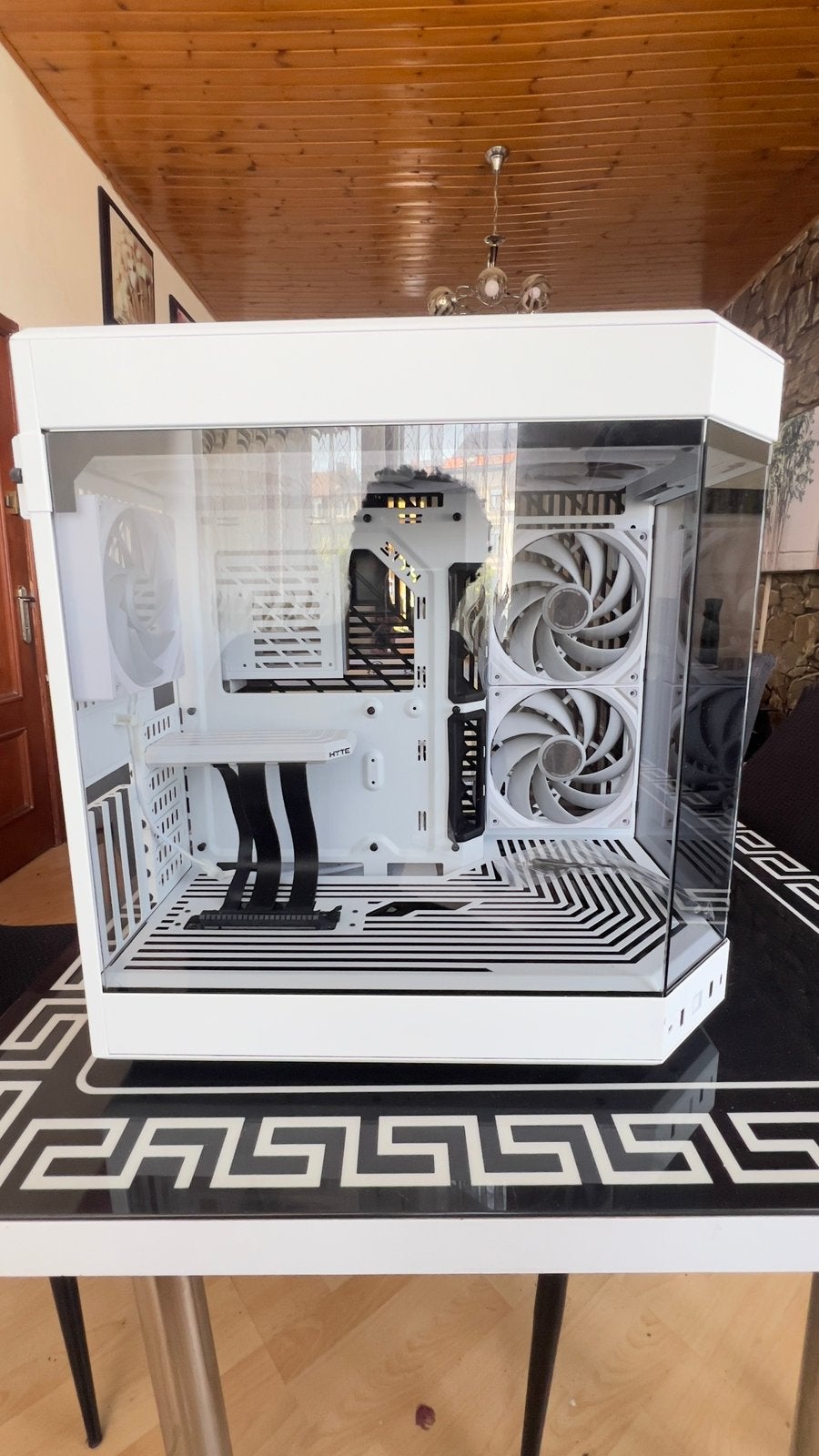 Boîtier PC Hyte Y60 Snow White — blanc, dual chamber, vitré, Enlèvement, Comme neuf
