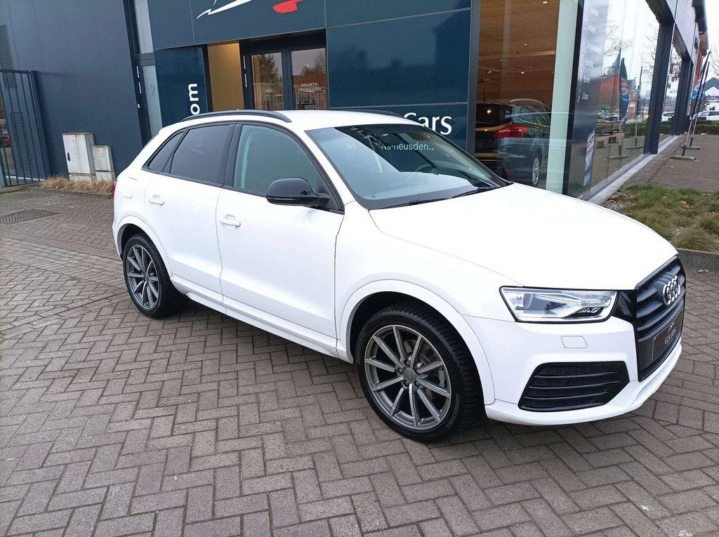 Audi Q3 Q3 1.4 TFSI design (bj 2018), Stof, Gebruikt, 4 cilinders, Wit
