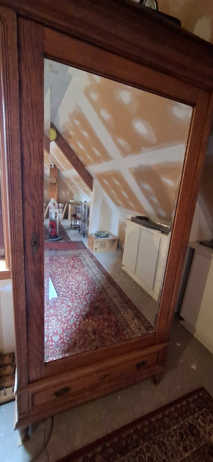 Eiken spiegelkast / armoire
Mooie klassieke eik, Ophalen