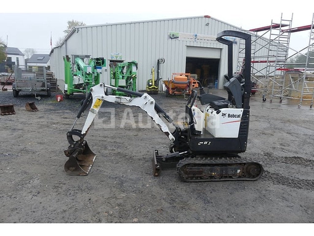 Mini pelle sur chenilles Bobcat E10Z (2021-942 heures-Série, Articles professionnels, Excavatrice