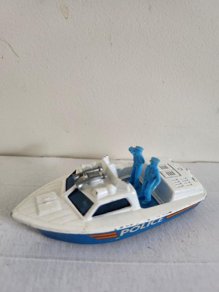 Matchbox Police Launch (1976), Enlèvement ou Envoi