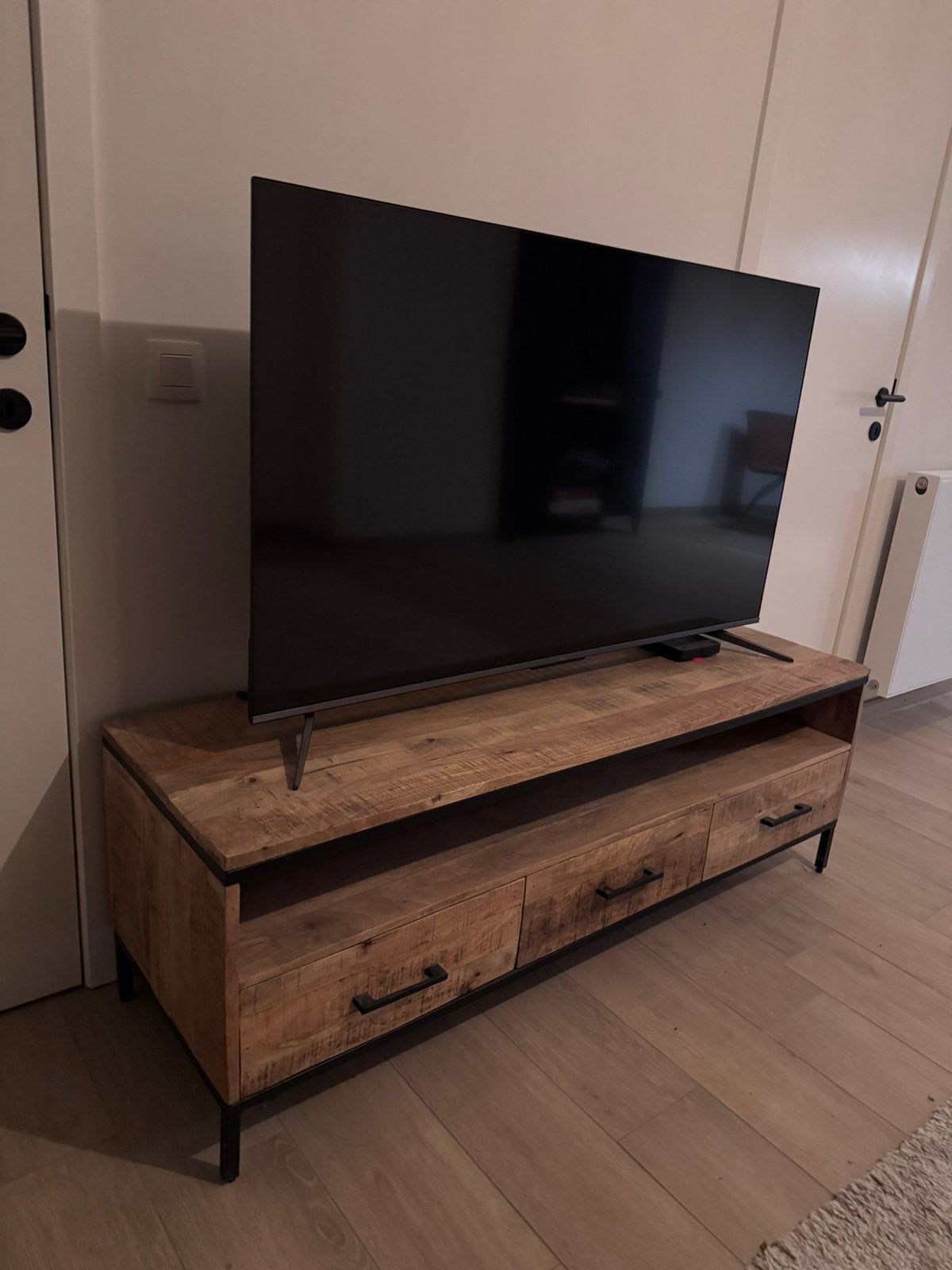 Tv meubel mango-hout, Ophalen, Zo goed als nieuw