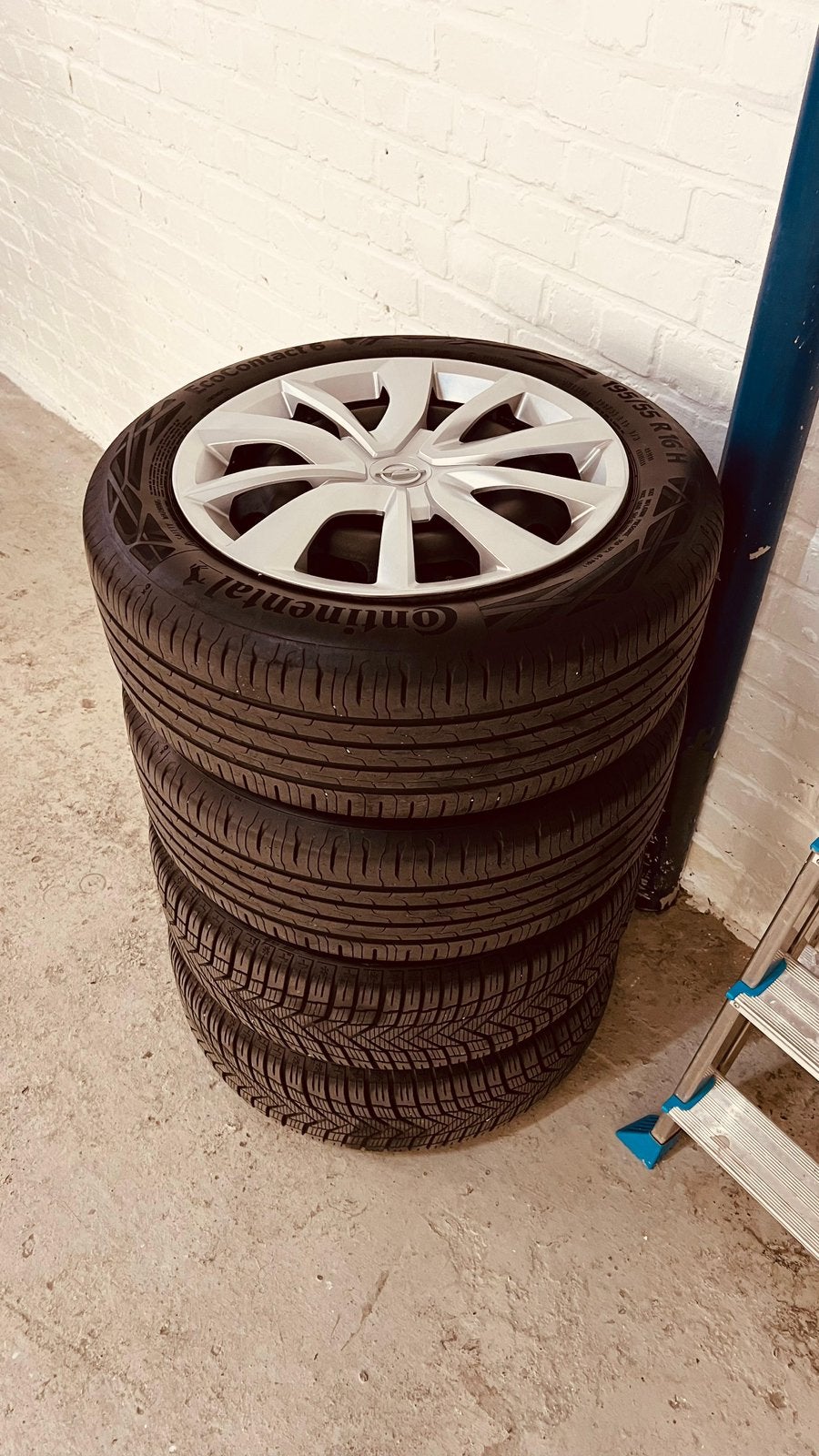Opel Corsa F Peugeot 208 Jantes et pneus  4x108 - 195/55 r16, Ophalen, 16 inch, Banden en Velgen, 195 mm