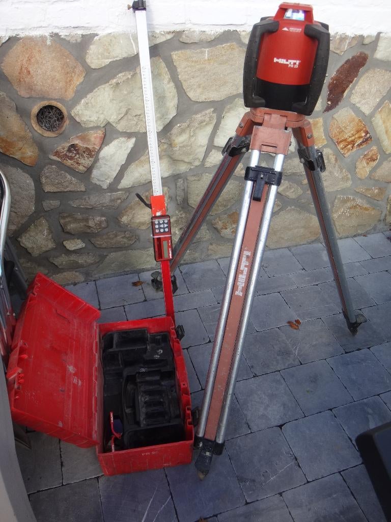 Hilti laser- en meetapparatuur, Doe-het-zelf en Bouw, Ophalen, Gebruikt, Afstand