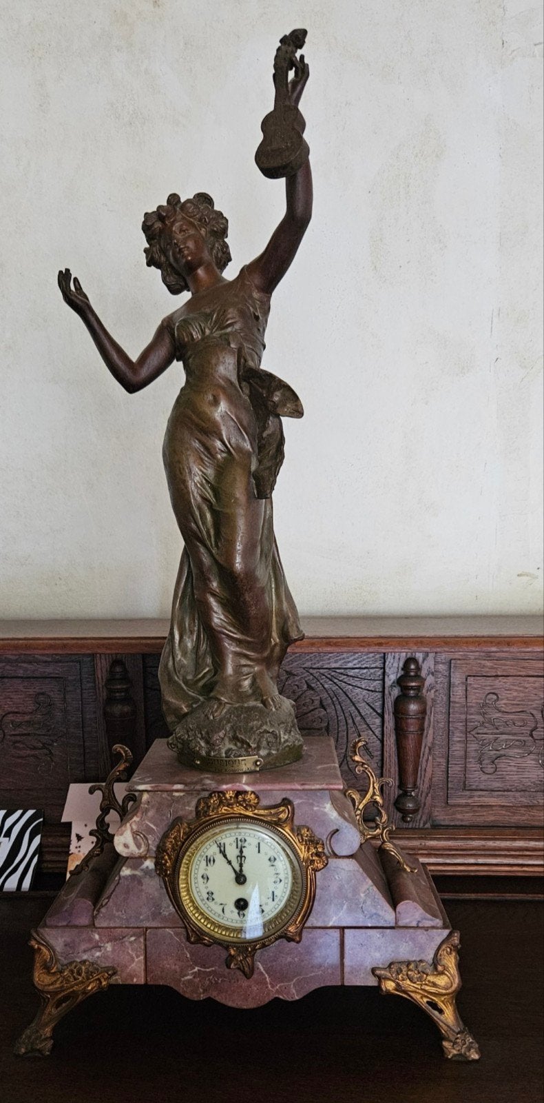 antieke schouwgarnituur, Enlèvement