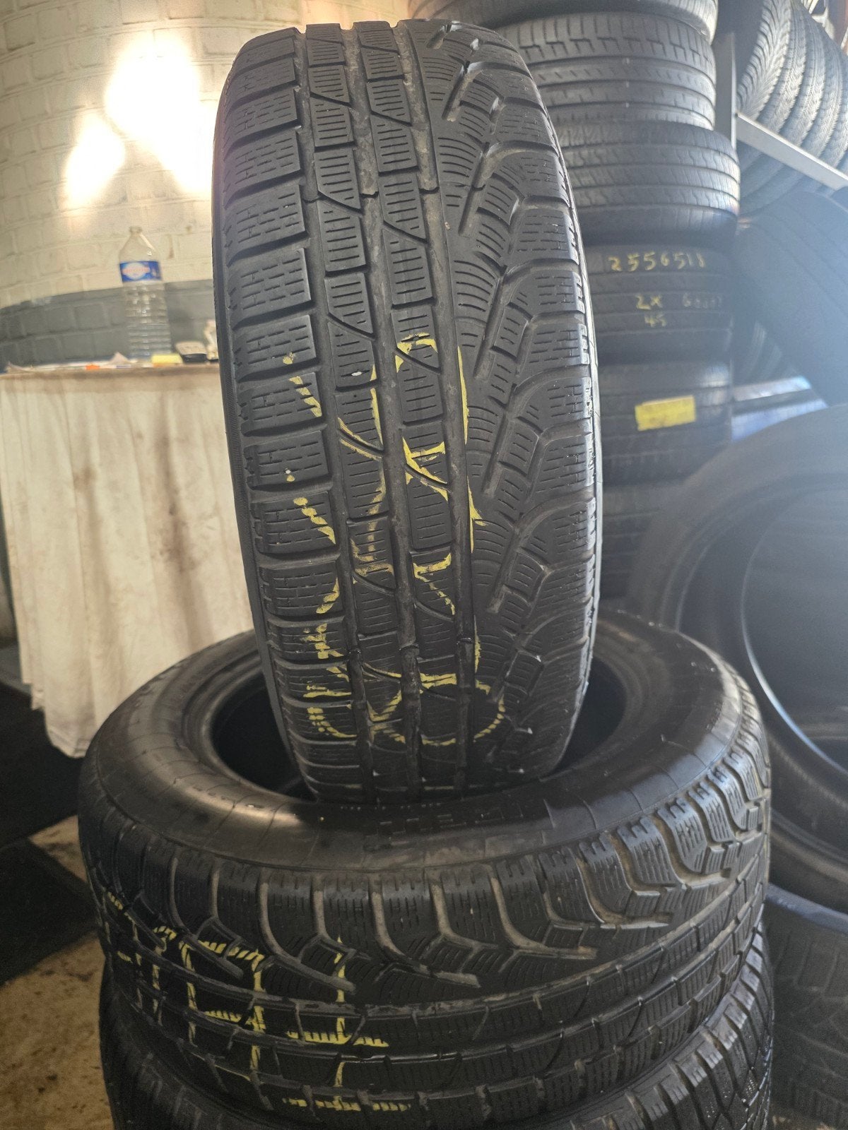 225 60 17 pirelli avec montage et équilibrage, Enlèvement