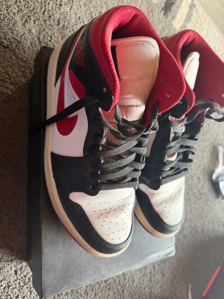 Nike Air Jordan 1 Mid White Gym Red Black (Maat 42.5), Ophalen of Verzenden, Wit, Sneakers