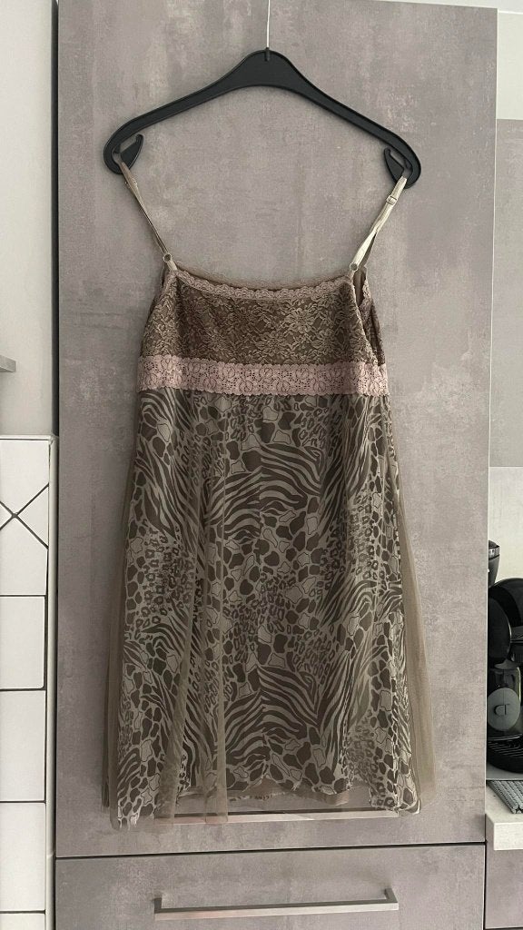 ROBE neuve voile kaki Lola Liza M, Vêtements | Femmes, Neuf, Enlèvement ou Envoi, Au-dessus du genou, Lola liza