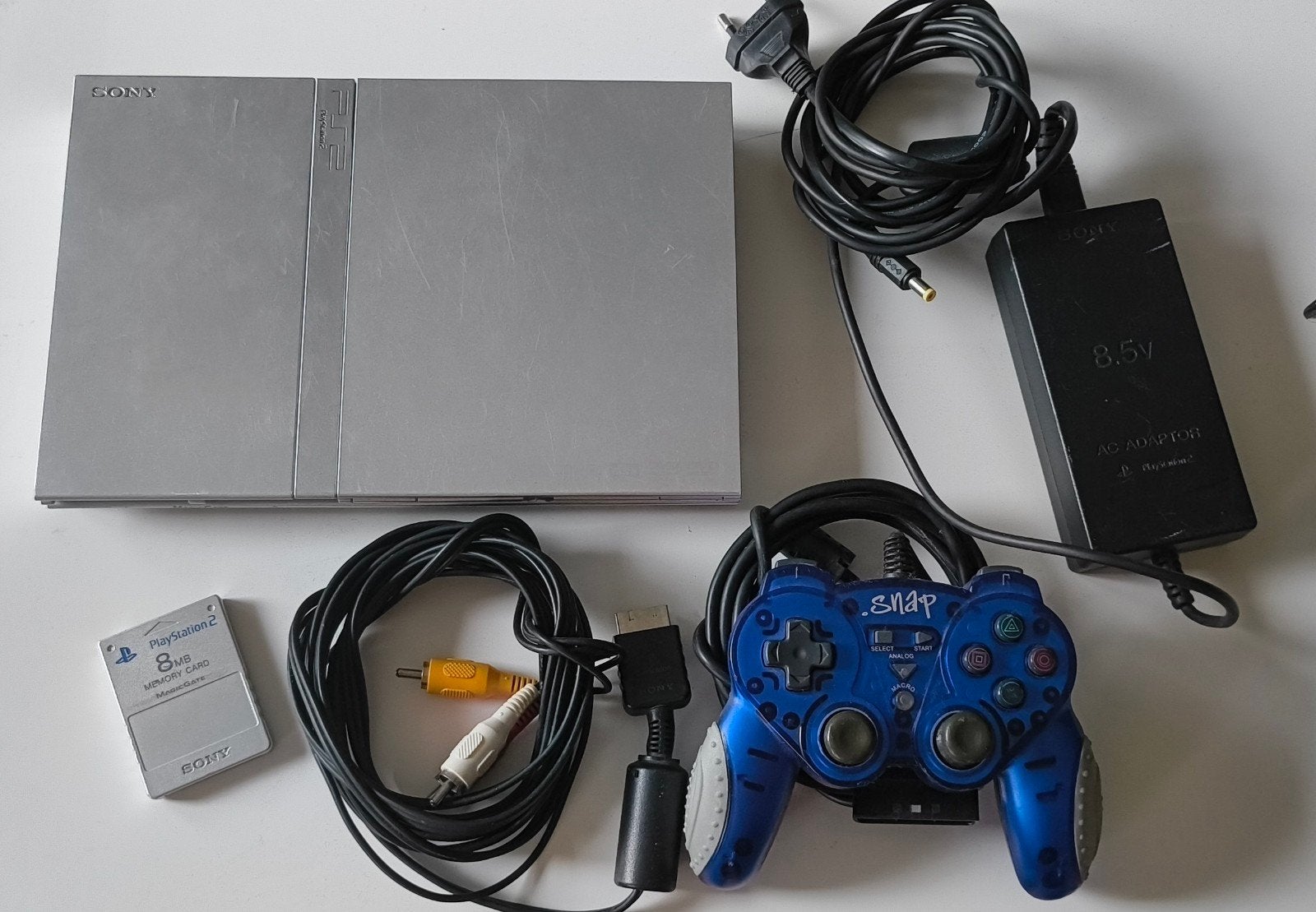 Playstation 2 Slim met kabels en 8mb Memory Card + Snap ctrl, Games en Spelcomputers, Spelcomputers | Sony PlayStation 2, Gebruikt