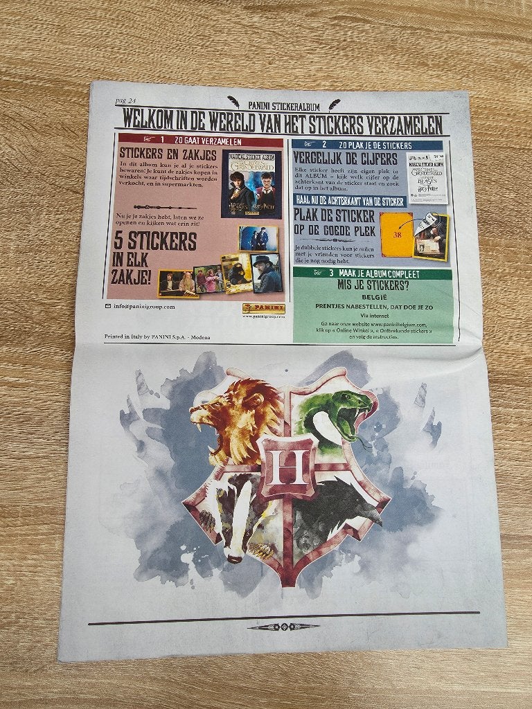 Harry Potter & Fantastic Beasts Magisch Stickeralbum, Verzamelen, Ophalen of Verzenden, Zo goed als nieuw, Boek of Poster