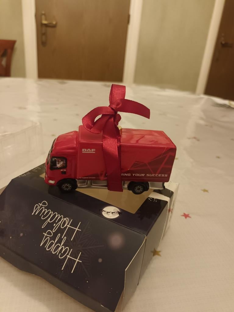 Rood, daf in glas, Ophalen