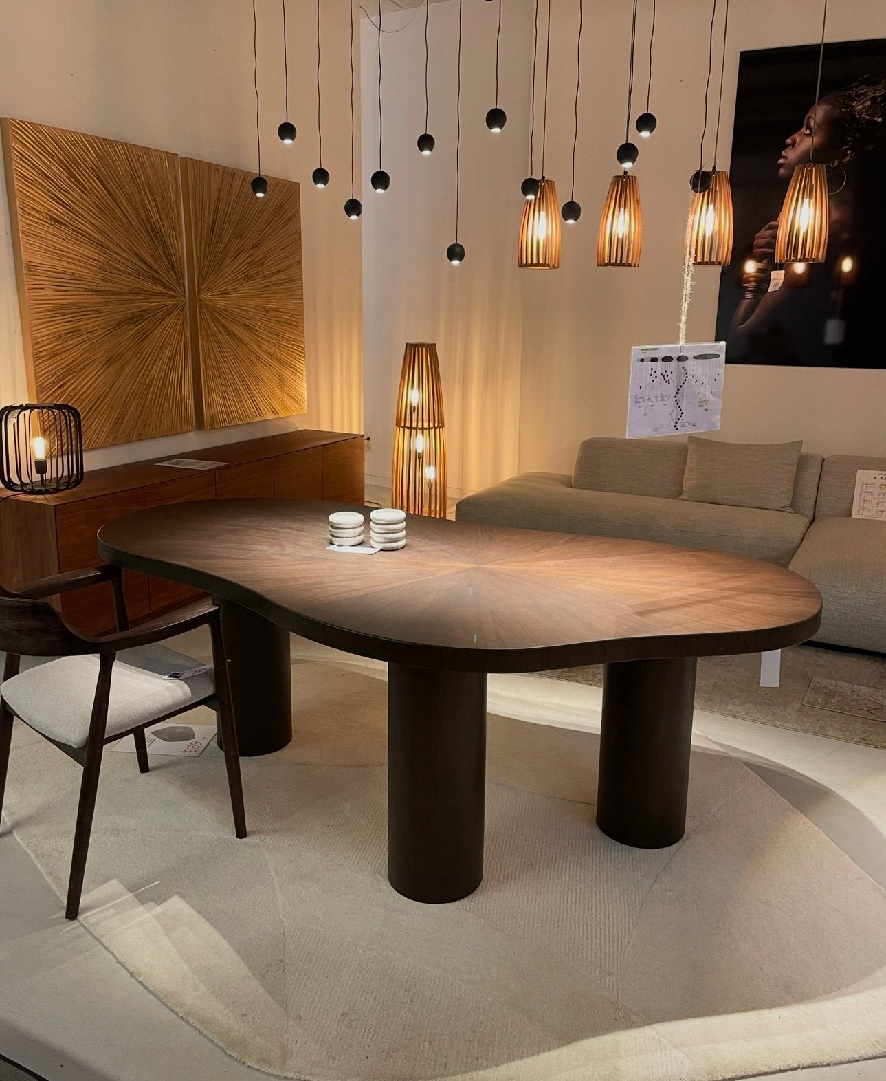 Table à manger au design unique en bois de manguier, Maison & Meubles, Enlèvement, Comme neuf