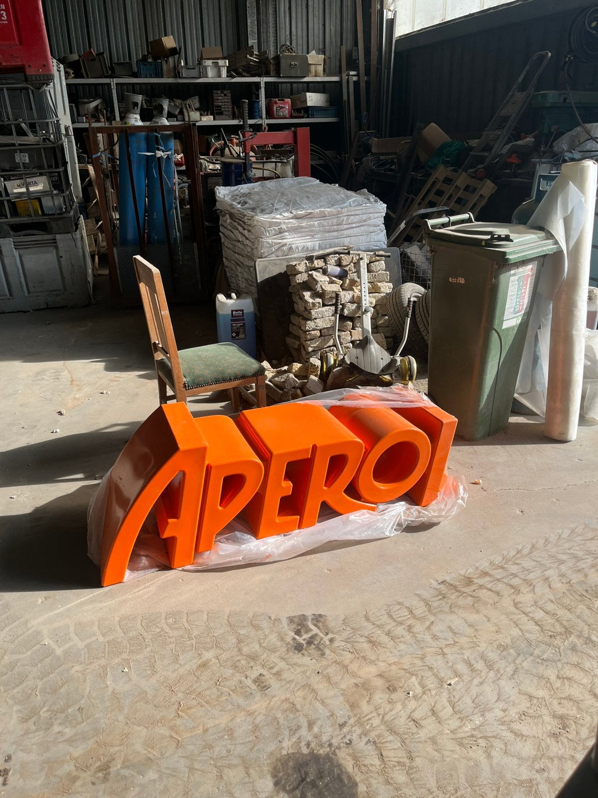 Aperol zitbankje, Ophalen