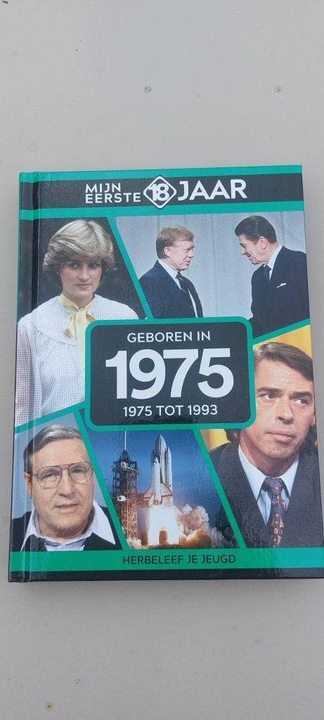 Boek 1975, Ophalen of Verzenden, Zo goed als nieuw