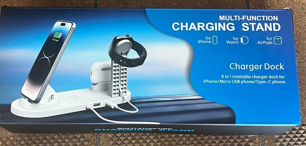 Multi function charging stand, Ophalen, Zo goed als nieuw