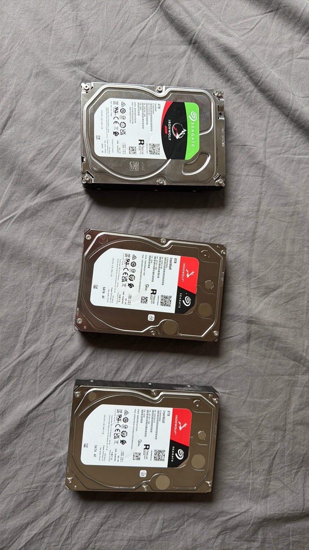 Lot de 3 disques durs NAS : 2x 8To + 1x 4To Seagate IronWolf, Informatique & Logiciels, Disques durs, Comme neuf, Enlèvement