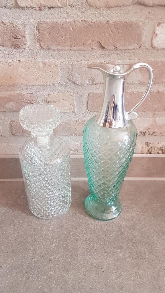 Carafes côtelées, Enlèvement