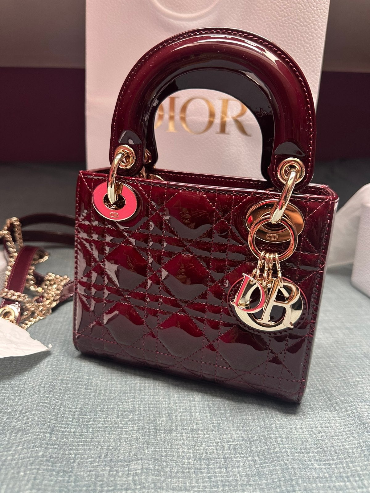 Lady Dior minitasje in bordeauxrode lak, Ophalen of Verzenden, Nieuw, Rood, Handtas