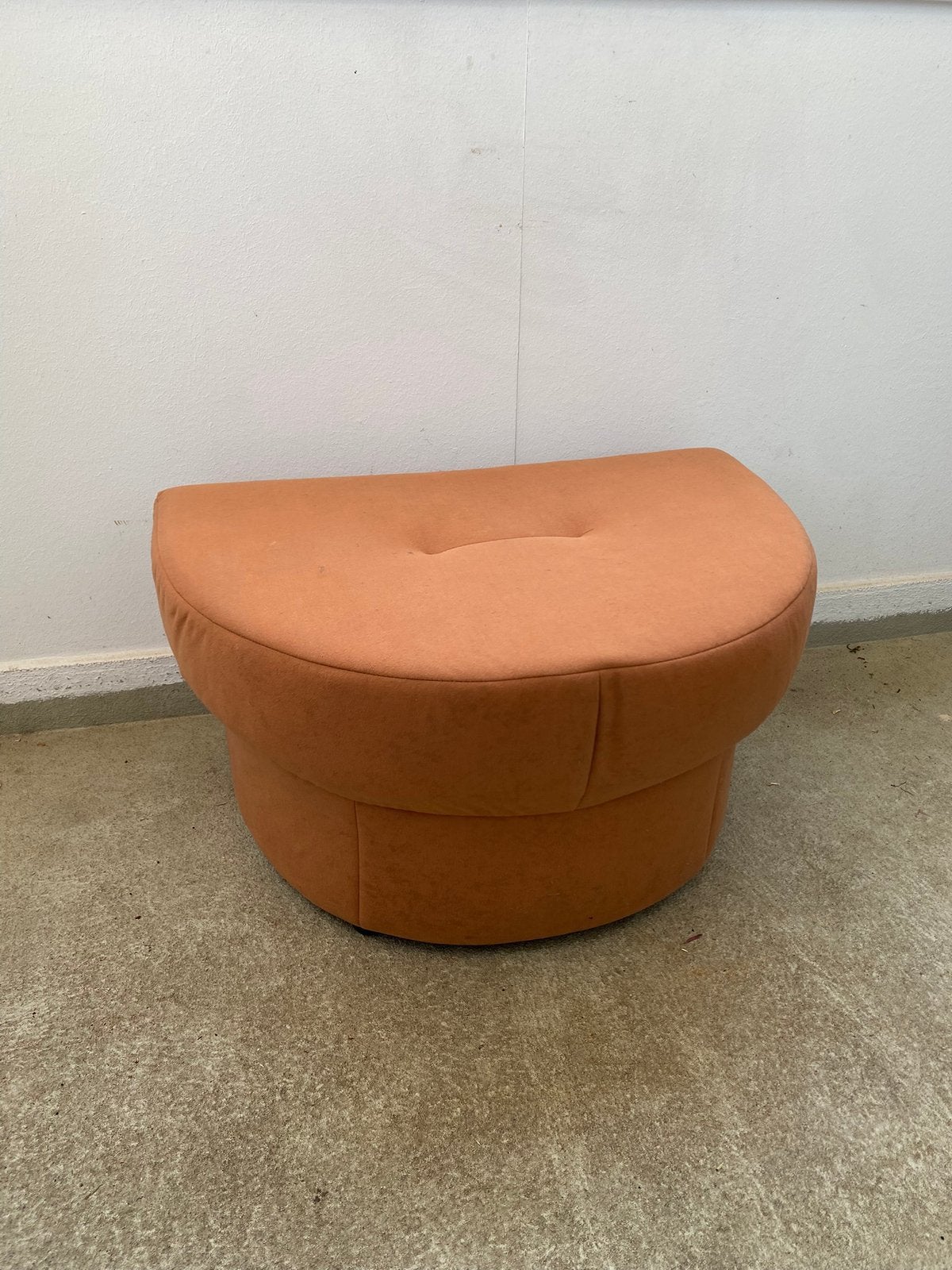 Pouf orange, Ophalen, Zo goed als nieuw