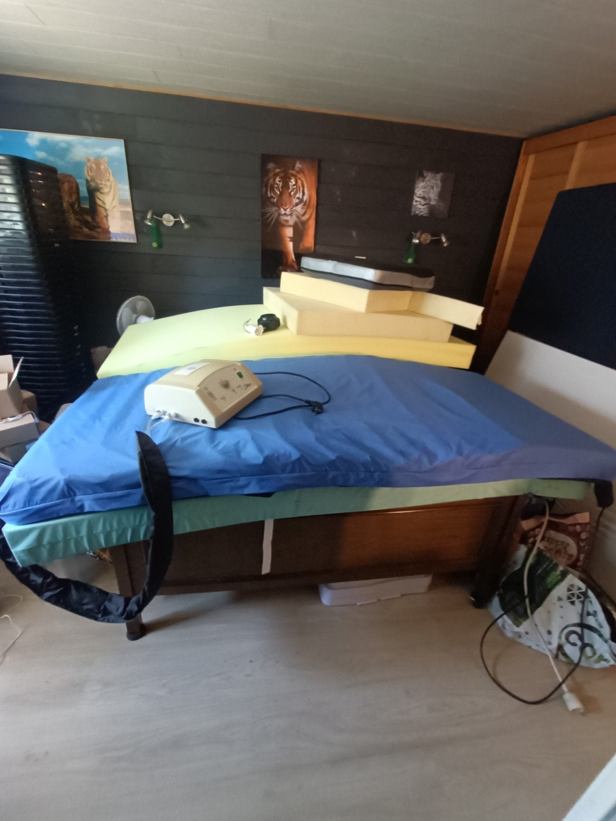 Matelas médical anti escarre avec compresseur automatique, Divers, Matériel Infirmier, Enlèvement