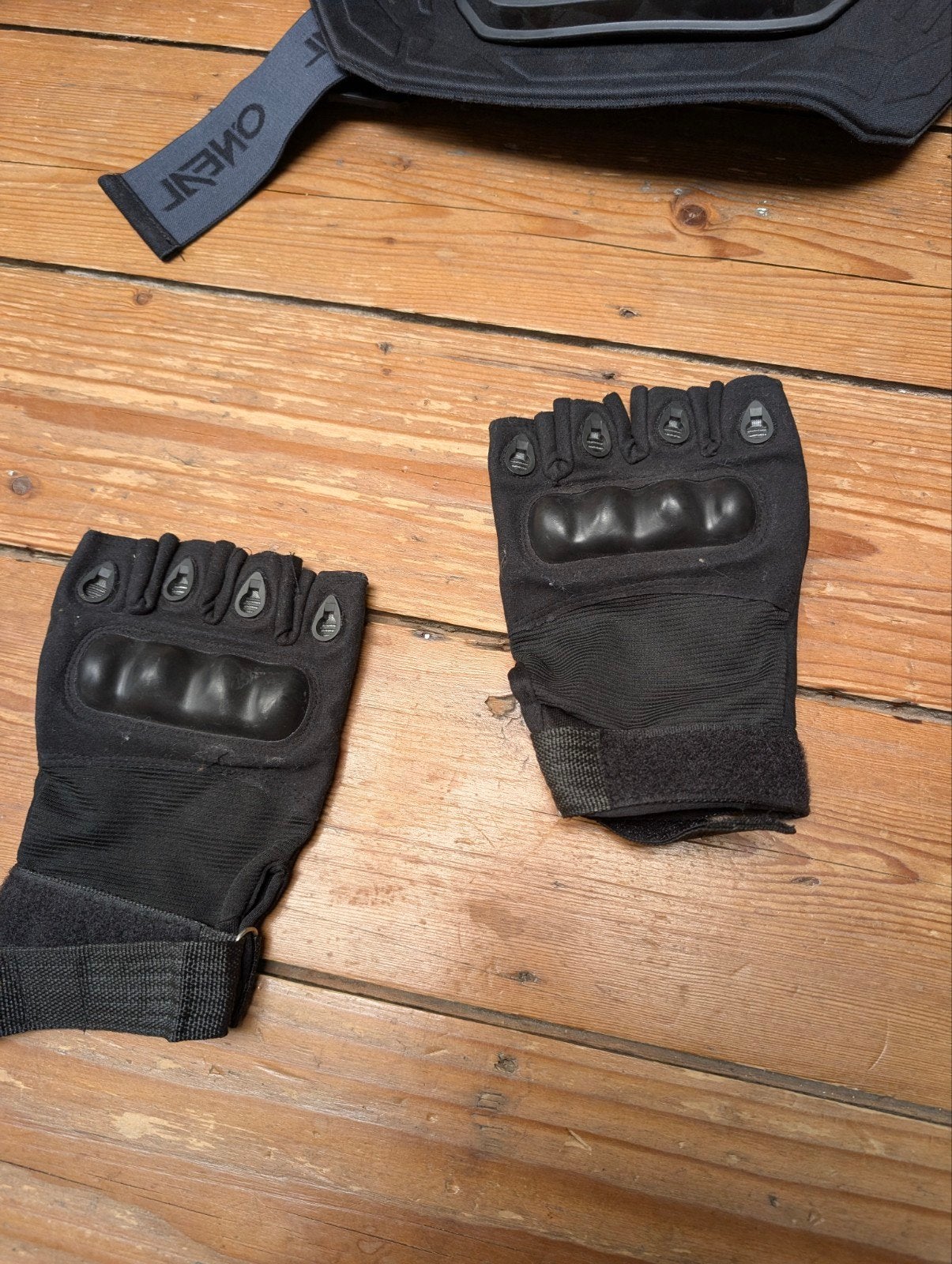 Beschermende kledij voor het mountainbiken., Ophalen