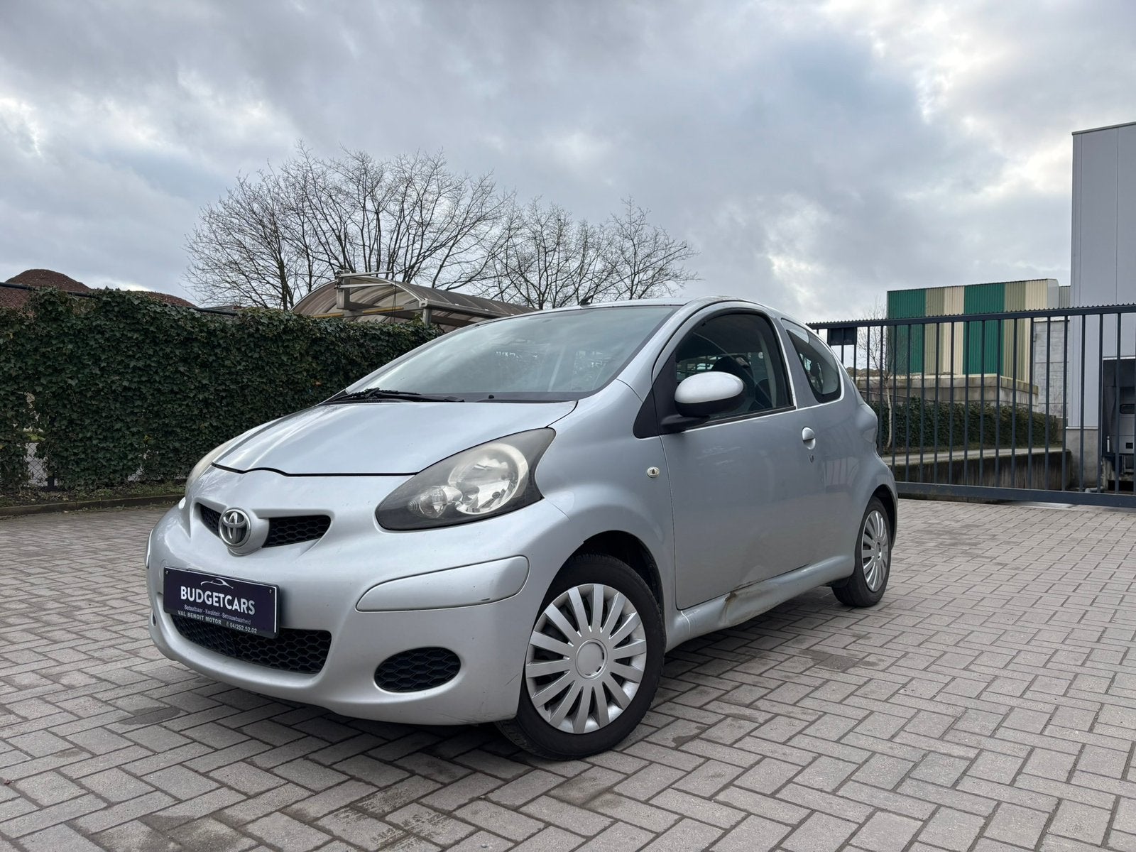 Toyota Aygo 1.0i essence/2011/169.000 km/cuir/export 1150€, Autos, Toyota, Cuir, Achat, Entreprise, Boîte manuelle