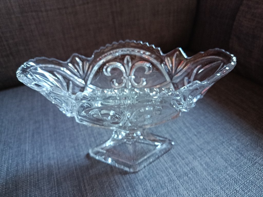 coupe de centre de table sur pied en verre décorfleur de lys, Enlèvement