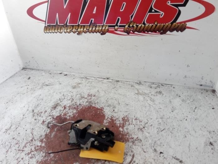 Serrure portière mécanique 2portes droite d'un Toyota Star, -, -, 3 mois de garantie, Toyota