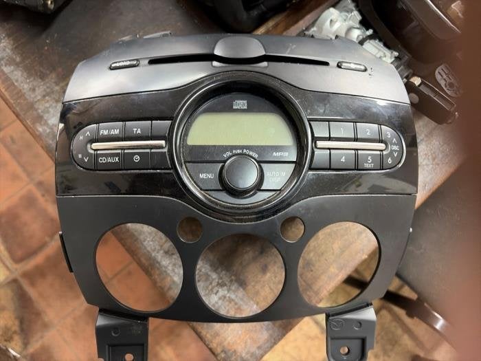 Radio/Lecteur CD d'un Mazda 2, -, 3 mois de garantie, Mazda, Utilisé