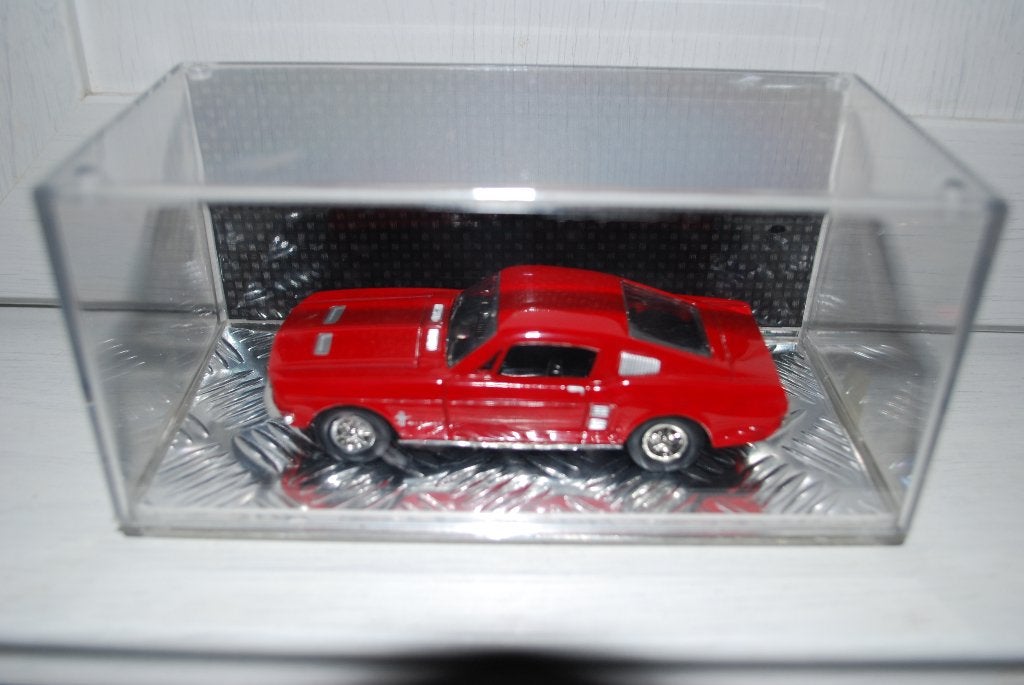 Ford Mustang Coupé 1967 à l'échelle 1/43, Enlèvement ou Envoi