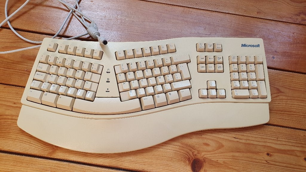 Microsoft Natural Keyboard (+ PS/2-USB-adapter), Computers en Software, Toetsenborden, Ophalen, Gebruikt, Azerty, Ergonomisch