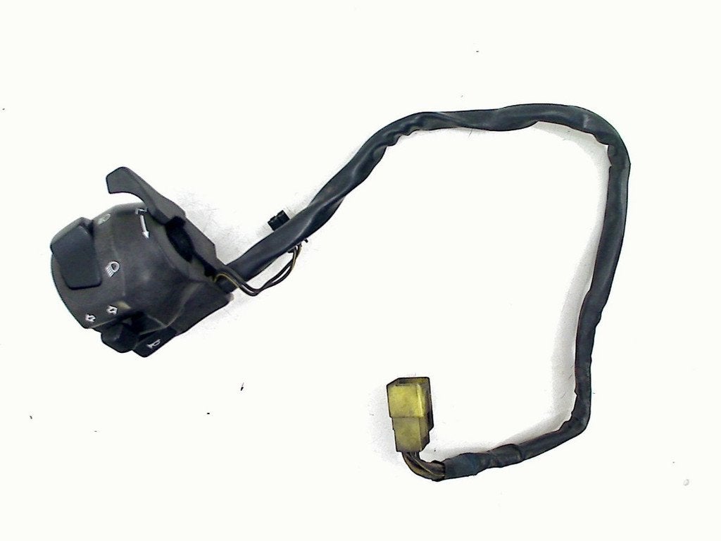 STUURSCHAKELAAR LINKS Suzuki (37400-26E11), Dhr. S. di Majo, Gebruikt, Info@cama-motorparts.nl, P.J. Troelstraweg 8 8
3144 CX  MAASSLUIS, NL