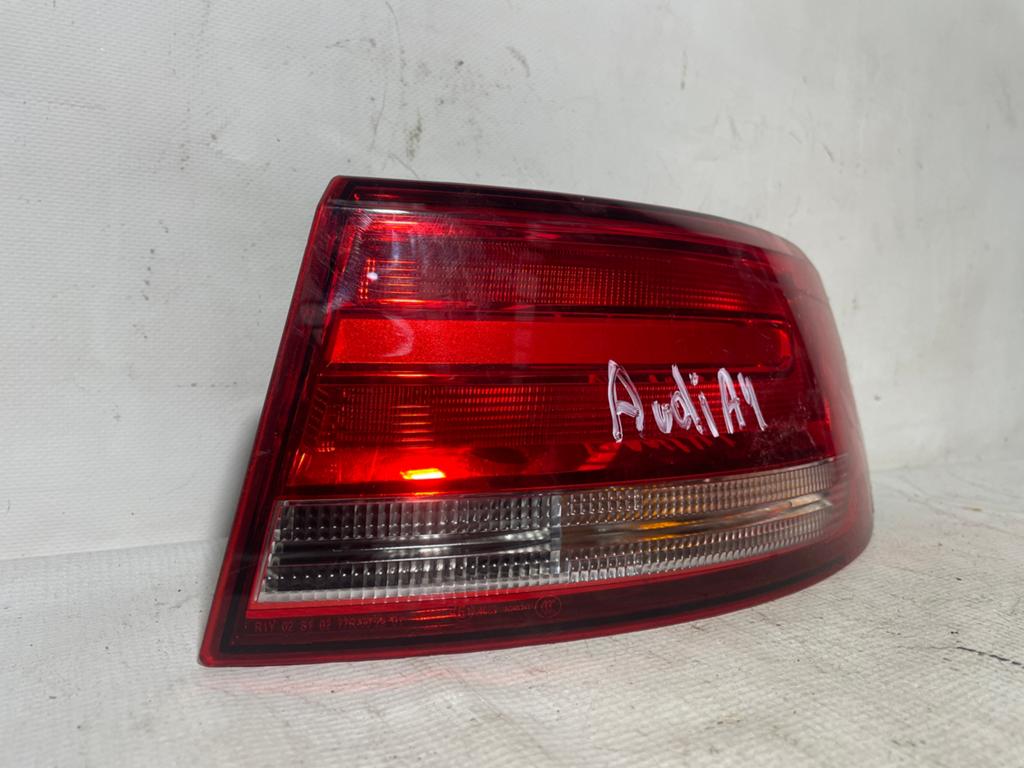 Feux arriere droit ABIMEE AUDI A4 8W5945070A, Audi, Enlèvement, Utilisé