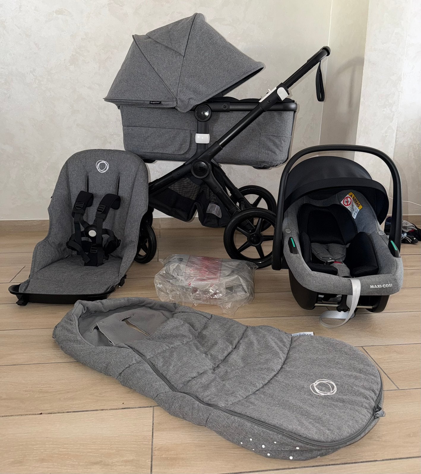 Bugaboo Fox 3 kinderwagen Black/ Gray 3-in-1 Complete, Kinderen en Baby's, Ophalen of Verzenden, Zo goed als nieuw, W, Maxi-Cosi