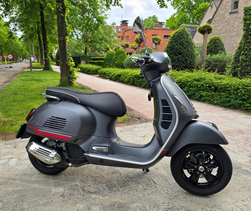 Zeer recente Vespa GTS SuperSport 125cc Iget,, Motoren, Occasion, Super Sport, Particulier, 125 cc