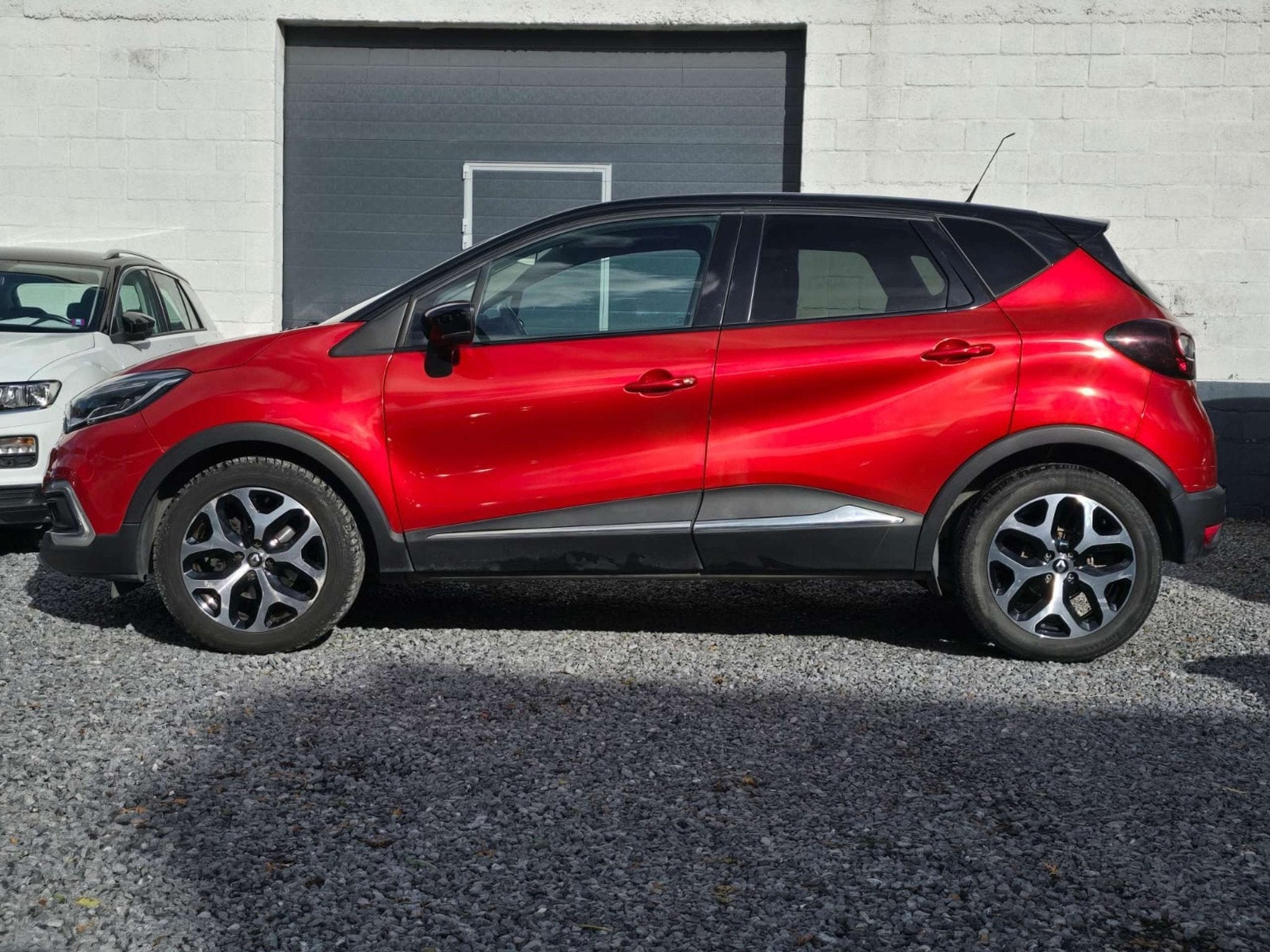 Renault Captur AUTOMATIQUE * CAMERA * CRUISE * (bj 2017), Auto's, Automaat, 4 cilinders, 5 zetels, 5 deurs