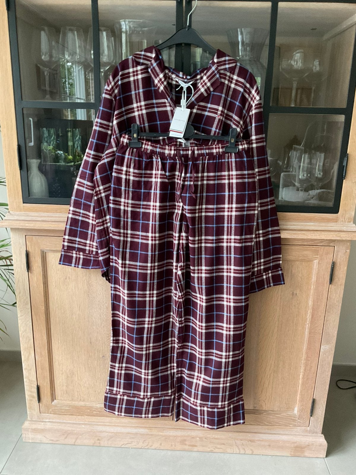Tommy Hilfiger nieuwe flanel pyama van eur 99,90 stuntprijs, Vêtements | Femmes, Enlèvement ou Envoi, Taille 42/44 (L)