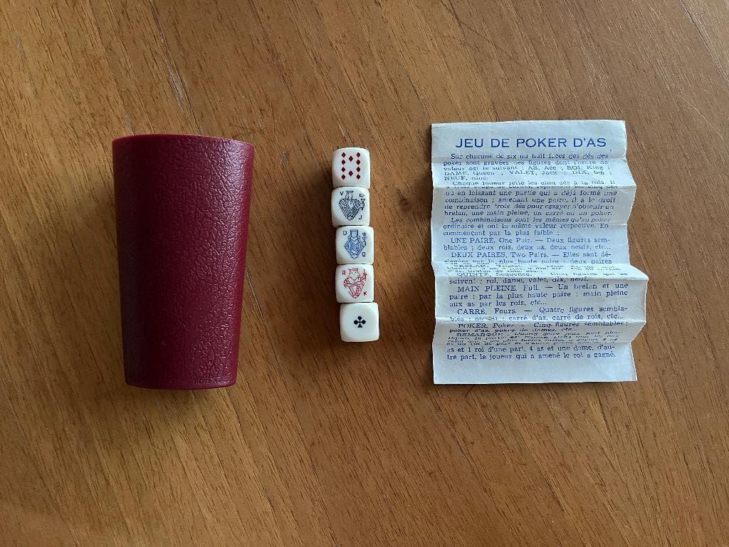 Poker dobbelstenen, Hobby en Vrije tijd, Gezelschapsspellen | Kaartspellen, Een of twee spelers, Ophalen of Verzenden, Zo goed als nieuw