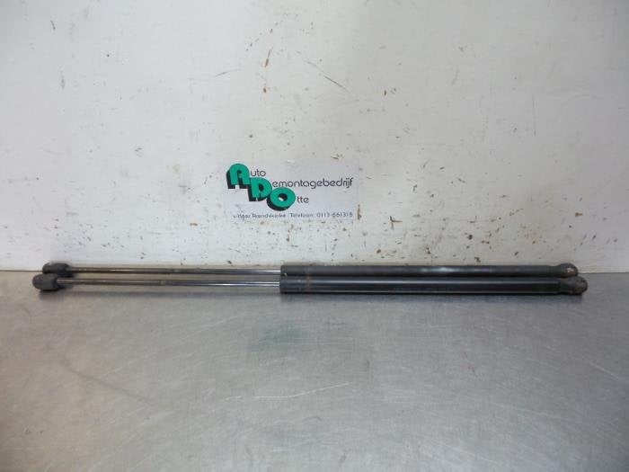 Set Gasdempers Achterklep van een Ford Fiesta (Fiesta 02-), Gebruikt, -, -, Ophalen of Verzenden