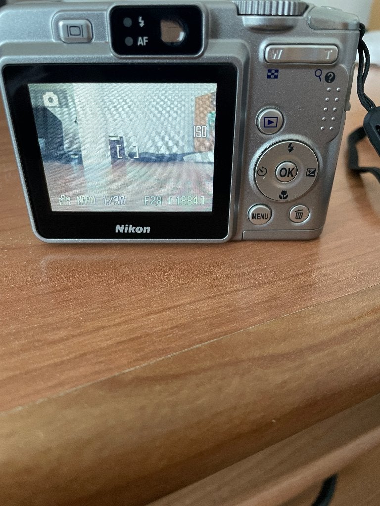 Nikon Coolpix P50 comme neuf, TV, Hi-fi & Vidéo, Appareils photo numériques, Comme neuf, Nikon, Flash intégré, Batterie, Enlèvement