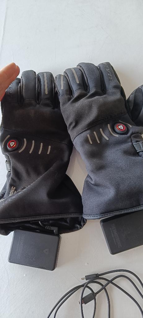 Rev'it verwarmde motorhandschoenen maat M, Motoren, Kleding | Motorkleding, Handschoenen, Dames, Heren, Tweedehands, Ophalen of Verzenden