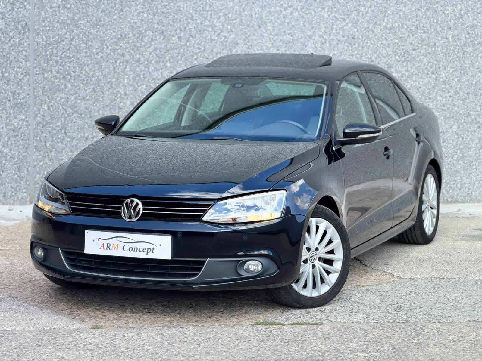 Volkswagen Jettta 1.4 TSI essence Toit/Cuir/Garantie 12 Mois, Auto's, Automaat, Zwart, Zwart, Bedrijf