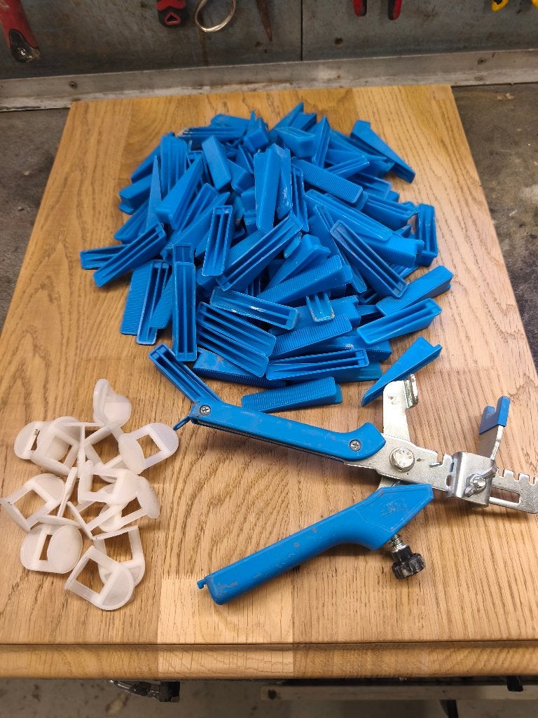 Cales de montage pour carrelage, Bricolage & Construction, Enlèvement, Comme neuf, Autres types, Autres marques