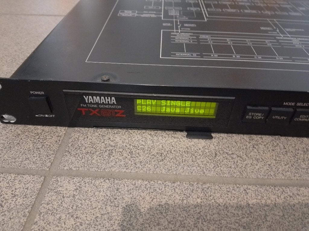 Yamaha - Roland - Steda SR-909, Enlèvement, Roland