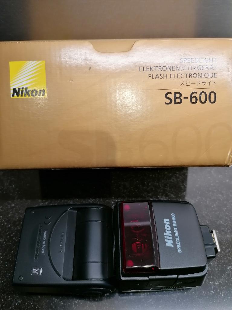 Nikon Flash SB-600, Audio, Tv en Foto, Ophalen, Zo goed als nieuw, Nikon, Kantelbaar