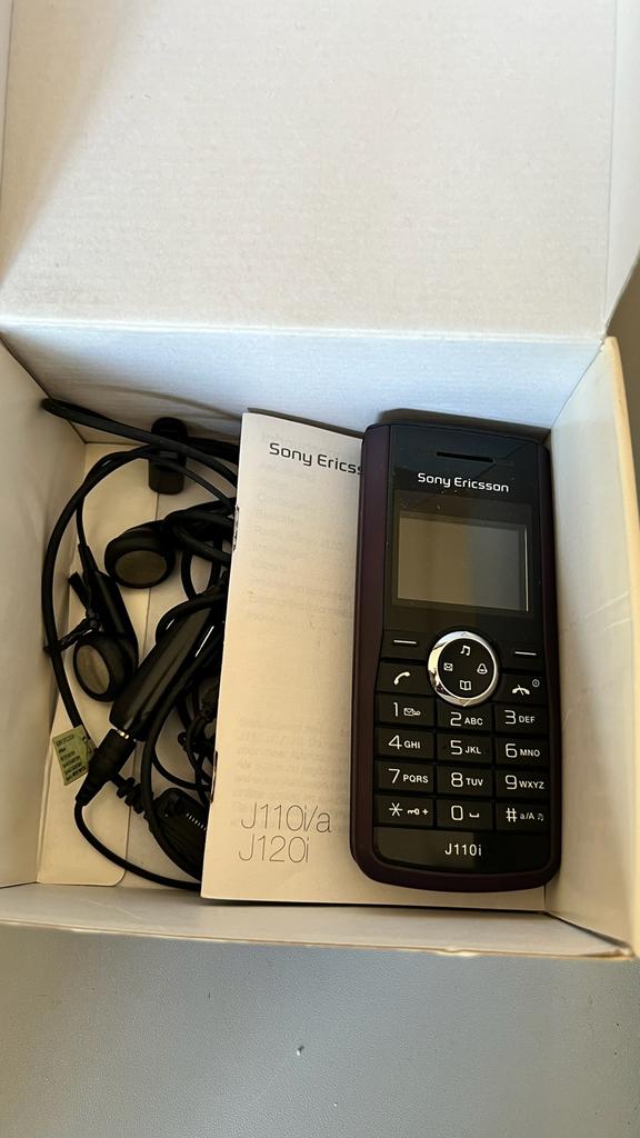 Gsm Sony Ericsson J110i — Livré dans une boîte, Enlèvement ou Envoi, Classique ou Candybar, Clavier physique, Utilisé