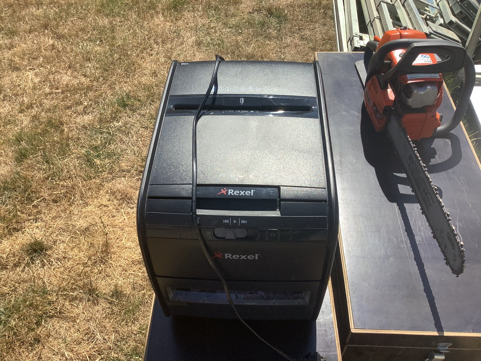 Papierversnipper, Enlèvement, Comme neuf