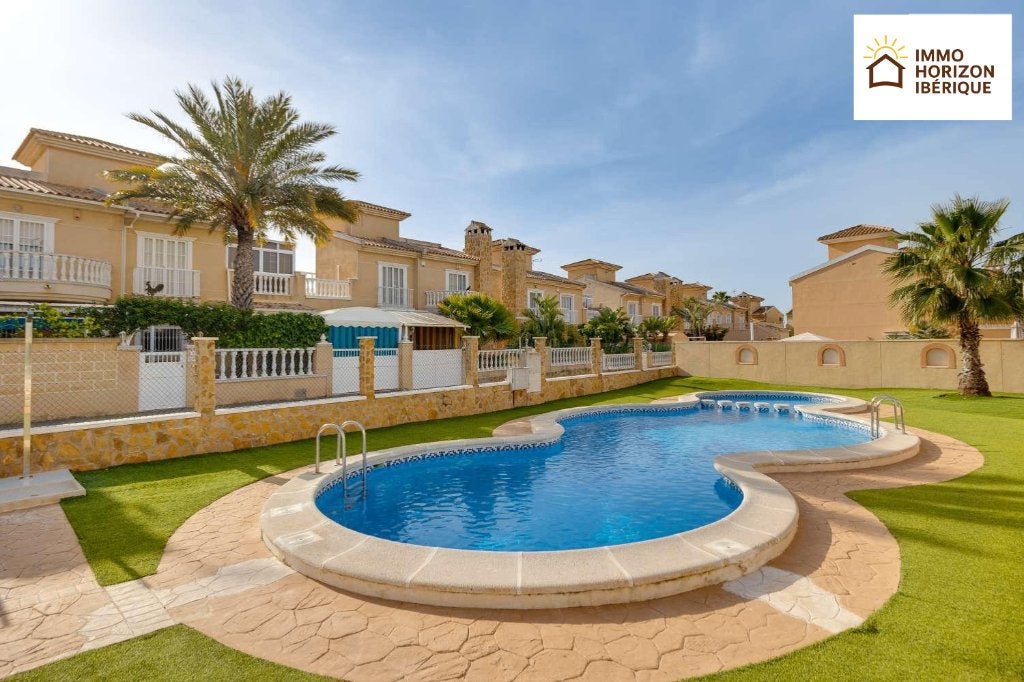 Superbe maison de 4 chambres à vendre à Torrevieja, Immo, Étranger, Espagne, Maison d'habitation, Autres