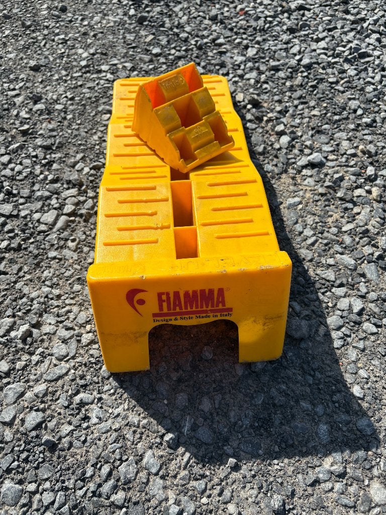 Oprij blok Fiamma, Ophalen, Zo goed als nieuw